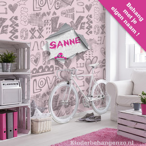 Roze behang babykamer